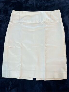 EUC Classic White Women's Pencil Skirt